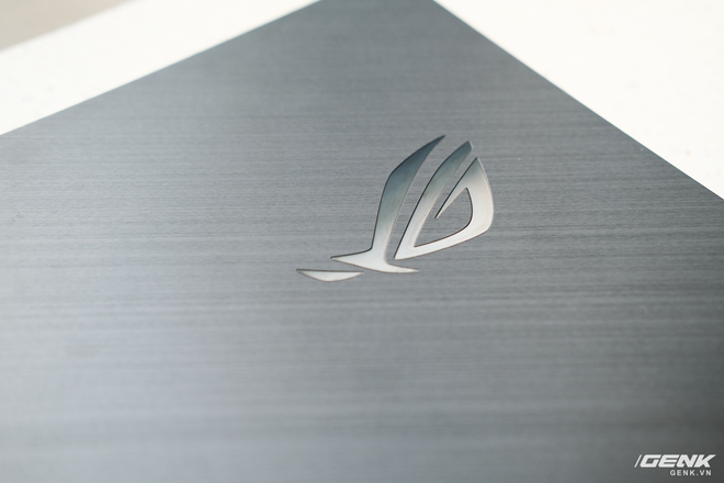 Trải nghiệm ASUS ROG Zephyrus M15: Chiếc laptop chơi game dành cho hội không thích khoe mẽ, màn hình 240Hz 3ms, GTX 1660Ti, có điều giá thành còn hơi căng - Ảnh 3. Trải nghiệm ASUS ROG Zephyrus M15: Chiếc laptop chơi game dành cho hội không thích khoe mẽ, màn hình 240Hz 3ms, GTX 1660Ti, có điều giá thành còn hơi căng - Ảnh 3.