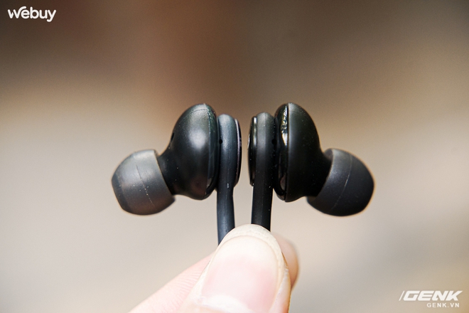 So tai nghe Samsung AKG trứ danh phiên bản hàng real và fake mới hiểu sao nhiều người bị lừa đến vậy - Ảnh 9. So tai nghe Samsung AKG trứ danh phiên bản hàng real và fake mới hiểu sao nhiều người bị lừa đến vậy - Ảnh 9.