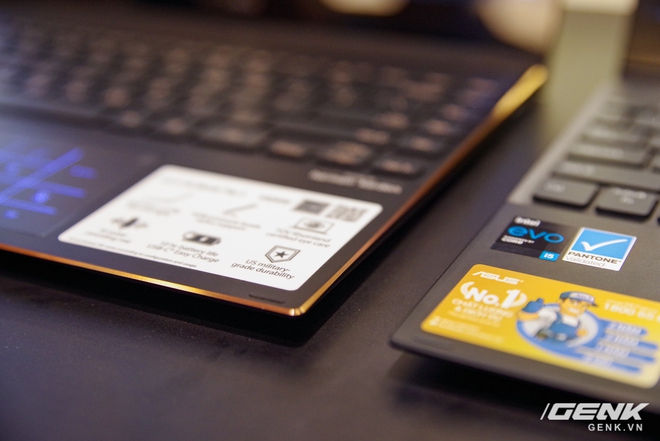 ASUS trình làng bộ đôi Zenbook Flip: thiết kế siêu mỏng, có thể gập mở 360 độ, màn hình OLED giá từ 26 triệu đồng - Ảnh 2. ASUS trình làng bộ đôi Zenbook Flip: thiết kế siêu mỏng, có thể gập mở 360 độ, màn hình OLED giá từ 26 triệu đồng - Ảnh 2.