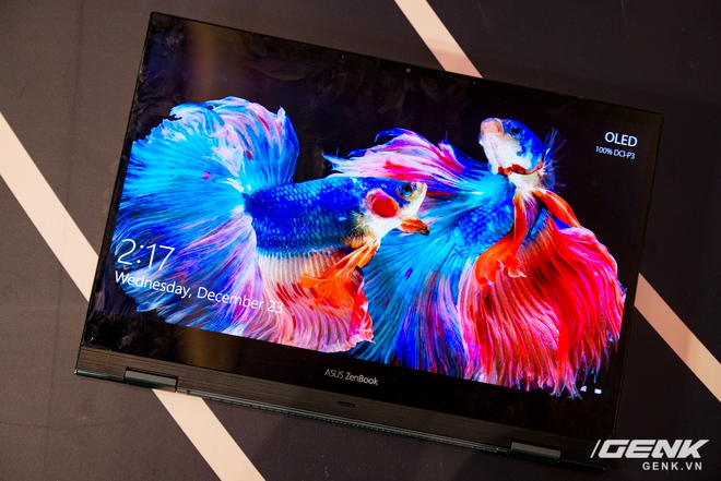 ASUS trình làng bộ đôi Zenbook Flip: thiết kế siêu mỏng, có thể gập mở 360 độ, màn hình OLED giá từ 26 triệu đồng - Ảnh 12. ASUS trình làng bộ đôi Zenbook Flip: thiết kế siêu mỏng, có thể gập mở 360 độ, màn hình OLED giá từ 26 triệu đồng - Ảnh 12.