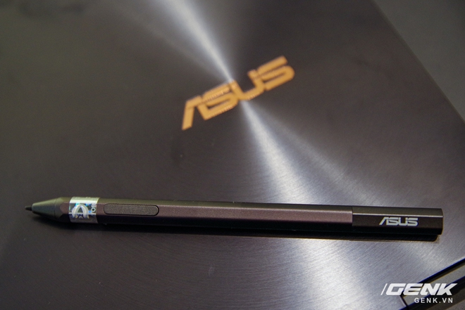 ASUS trình làng bộ đôi Zenbook Flip: thiết kế siêu mỏng, có thể gập mở 360 độ, màn hình OLED giá từ 26 triệu đồng - Ảnh 15. ASUS trình làng bộ đôi Zenbook Flip: thiết kế siêu mỏng, có thể gập mở 360 độ, màn hình OLED giá từ 26 triệu đồng - Ảnh 15.
