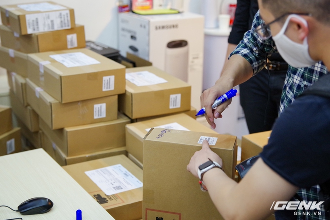 Mở bán MacBook M1 2020 chính hãng đầu tiên tại Việt Nam: MacBook Air phiên bản thấp nhất có giá 29 triệu đồng - Ảnh 2. Mở bán MacBook M1 2020 chính hãng đầu tiên tại Việt Nam: MacBook Air phiên bản thấp nhất có giá 29 triệu đồng - Ảnh 2.