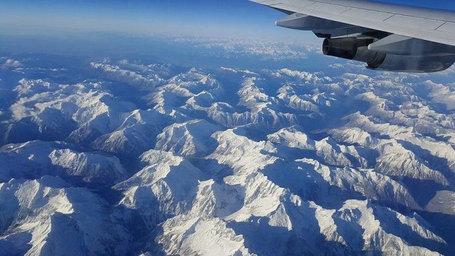 Tại sao các máy bay dân dụng hiếm khi bay qua dãy Himalaya? - Ảnh 7.