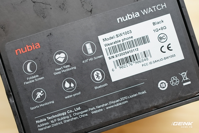 Trên tay Nubia Watch: Smartwatch màn hình uốn dẻo siêu dị không dành cho người bình thường - Ảnh 2. Trên tay Nubia Watch: Smartwatch màn hình uốn dẻo siêu dị không dành cho người bình thường - Ảnh 2.