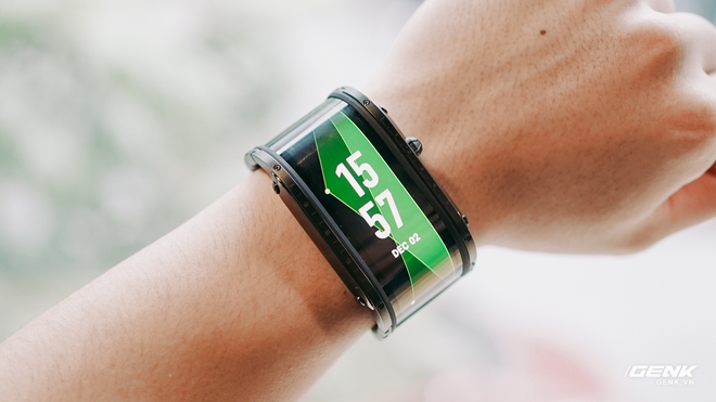 Trên tay Nubia Watch: Smartwatch màn hình uốn dẻo siêu dị không dành cho người bình thường - Ảnh 6. Trên tay Nubia Watch: Smartwatch màn hình uốn dẻo siêu dị không dành cho người bình thường - Ảnh 6.