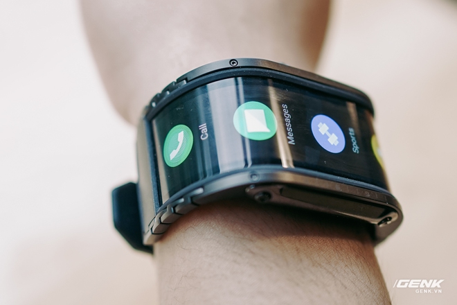 flexible smartwatch
