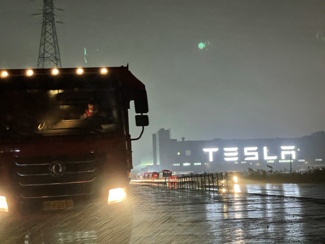 Chaos of Tesla China: Super factory of blood and tears - Photo 2. Sự hỗn loạn của Tesla Trung Quốc: Siêu nhà máy của máu và nước mắt - Ảnh 2.