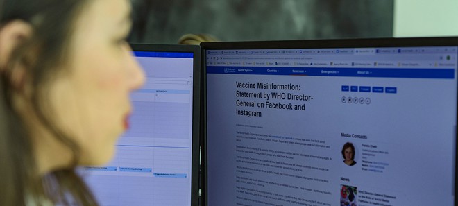 Facebook kiểm duyệt chặt hội anti-vax trước thềm tiêm chủng COVID-19: Gần 200 triệu fake news đã bị xóa hoặc dán nhãn - Ảnh 2. Facebook kiểm duyệt chặt hội anti-vax trước thềm tiêm chủng COVID-19: Gần 200 triệu fake news đã bị xóa hoặc dán nhãn - Ảnh 2.