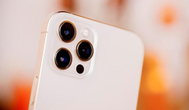 iPhone 14 có thể trang bị ống kính tiềm vọng với khả năng zoom quang học 10x? - Ảnh 1.