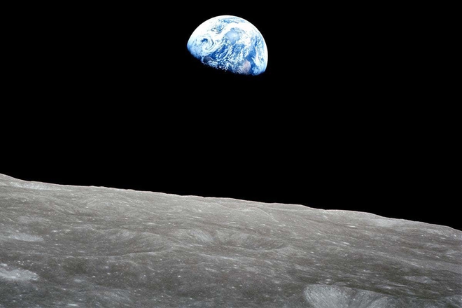 NASA trả cho công ty này đúng...1 USD để thu thập đá từ mặt trăng - Ảnh 1. NASA trả cho công ty này đúng...1 USD để thu thập đá từ mặt trăng - Ảnh 1.
