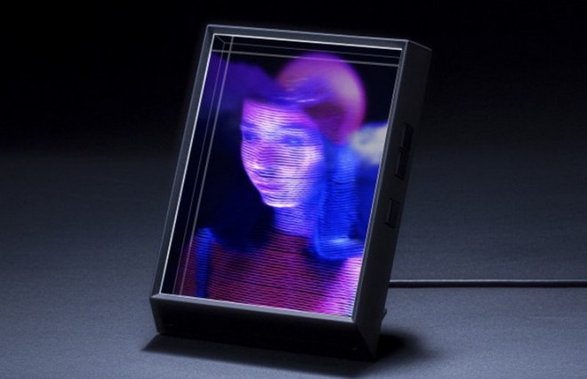Portrait: Khung hình đặc biệt có thể chiếu ảnh chân dung, chat video ở định dạng 3D cực kỳ ấn tượng - Ảnh 1. Portrait: Khung hình đặc biệt có thể chiếu ảnh chân dung, chat video ở định dạng 3D cực kỳ ấn tượng - Ảnh 1.
