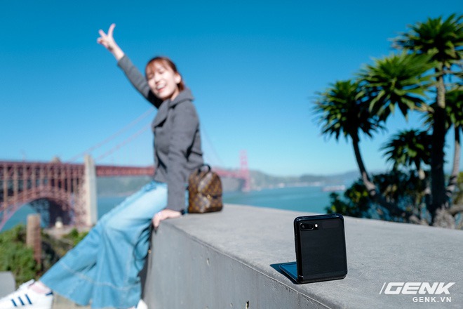 Video trải nghiệm camera Galaxy Z Flip - một cách chụp hình hoàn toàn mới - Ảnh 2.