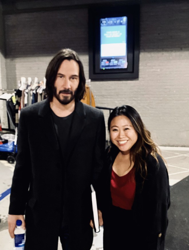 Chiều fan như Keanu Reeves: Selfie vô tư thoải mái, ảnh mà xấu là sẵn sàng chụp lại luôn chẳng hề khó chịu - Ảnh 4.