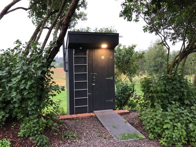 Phòng vệ sinh độc đáo tận dụng chất thải của người dùng để bón phân cho khu vườn mini trên nóc, giá gần 80 triệu đồng - Ảnh 13.