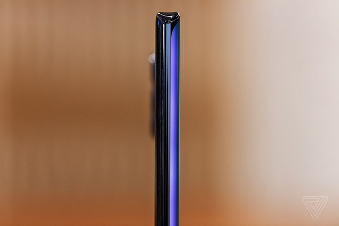 Motorola quay trở lại cuộc đua smartphone cao cấp với Edge Plus giá 1.000 USD - Ảnh 2.