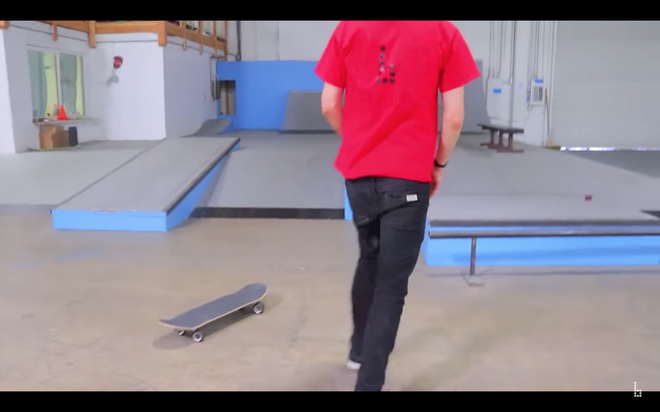 Nhưng khi đưa vào áp dụng thực tế thì đúng là thảm hoạ! Braille Skateboarding không thể sử dụng tấm ván này một cách mượt mà, cứ cưỡi được 1, 2 giây là phải nhảy ngay xuống.