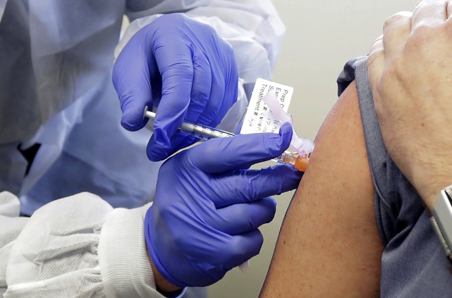 Bill Gates: Một loại vắc xin COVID-19 có thể sẽ ra mắt trong vòng 9 tháng tới, chỉ hiệu quả 70% - Ảnh 2.