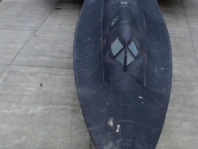 What's so special about the SR-71 Blackbird, the favorite plane of Elon Musk and Grimes?  Photo 15.