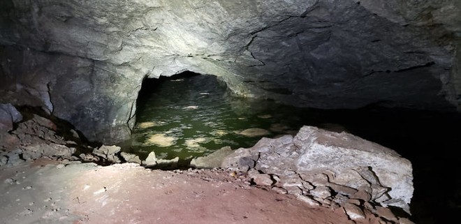 Thử khám phá hố tử thần sâu hun hút xuất hiện giữa khu phố, ai ngờ phát hiện ra cả hệ thống hầm mỏ bí ẩn nằm ngay bên dưới - Ảnh 6.