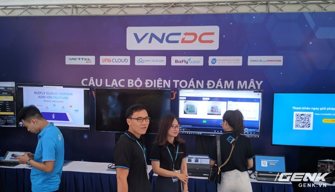Triển lãm các nền tảng số của Việt Nam: thiết bị 5G của Viettel, Vsmart, Bizfly Cloud cùng nhiều giải pháp chuyển đổi số cho mùa dịch - Ảnh 3.