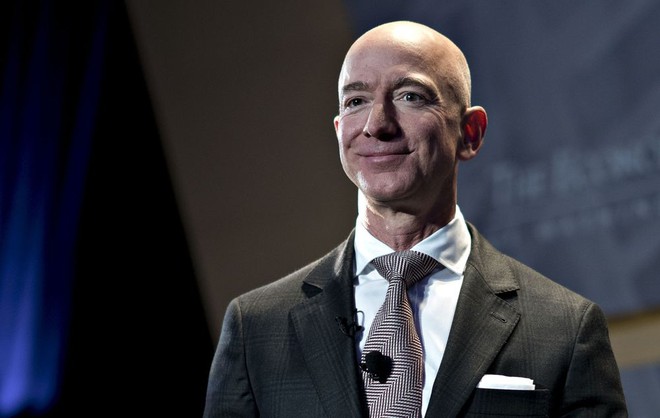 Tỷ phú Jeff Bezos lập kỷ lục khi kiếm được 13 tỷ USD chỉ trong một ngày - Ảnh 1.
