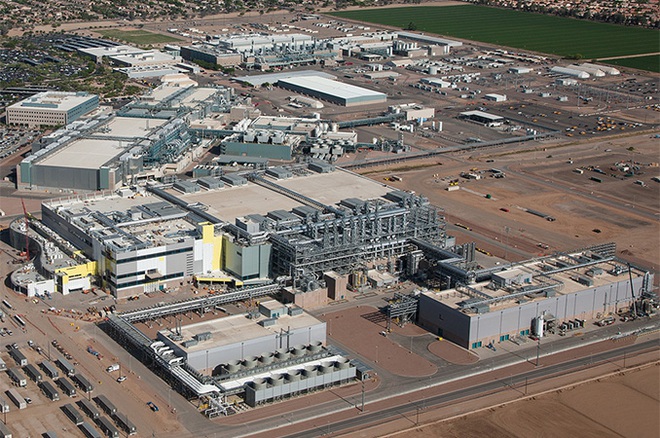 Nhà máy Fab 42 dành cho sản xuất chip 7nm của Intel, hình ảnh năm 2017.