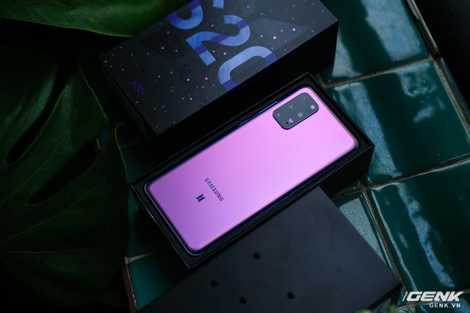 Mở hộp Galaxy S20+ phiên bản BTS: Màu tím hồng dễ thương, nhiều quà kèm theo dành riêng cho các fan A.R.M.Y - Ảnh 2.