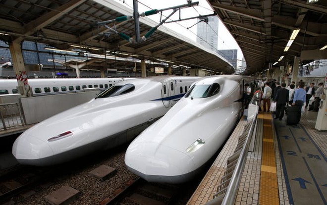 Cùng nhìn lại lịch sử hoạt động của tàu siêu tốc Shinkansen, niềm tự hào Nhật Bản với phiên bản mới nhất có thể chạy ngon ơ ngay cả khi động đất - Ảnh 7. Cùng nhìn lại lịch sử hoạt động của tàu siêu tốc Shinkansen, niềm tự hào Nhật Bản với phiên bản mới nhất có thể chạy ngon ơ ngay cả khi động đất - Ảnh 7.