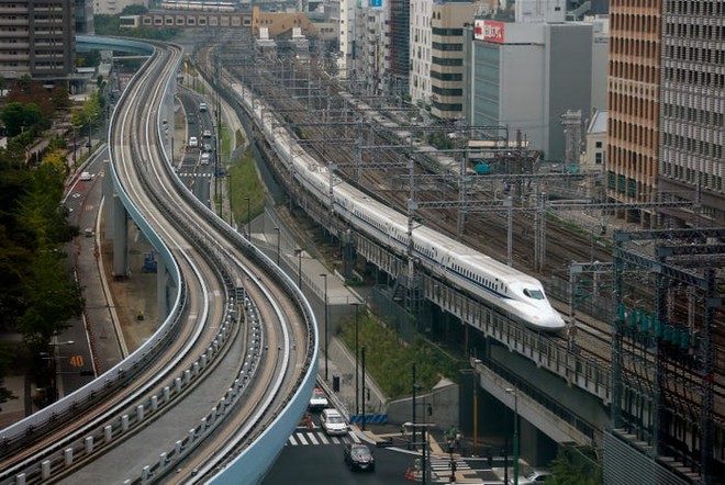 Cùng nhìn lại lịch sử hoạt động của tàu siêu tốc Shinkansen, niềm tự hào Nhật Bản với phiên bản mới nhất có thể chạy ngon ơ ngay cả khi động đất - Ảnh 8.