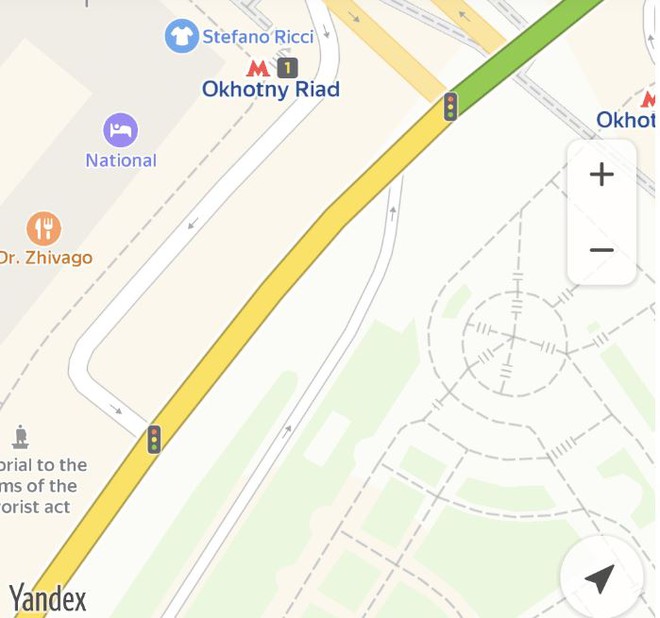 Không những chỉ đường cụ thể, Google Maps còn sắp hiển thị cả vị trí đèn tín hiệu giao thông cực kì chi tiết - Ảnh 2.