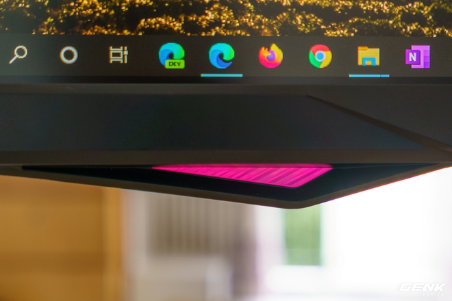 Trải nghiệm nhanh Samsung Odyssey G7: màn hình gaming 240Hz có điểm nhấn công nghệ QLED - Ảnh 4.