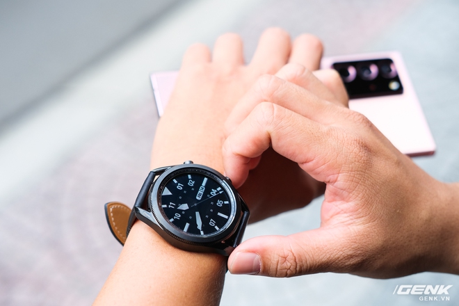 Mở hộp Galaxy Watch3 mặt 45mm: Thiết kế thanh lịch hơn, trang bị khả năng đo nồng độ oxy trong máu, có hơn 120 bài tập tại nhà, bản GPS giá từ 9,99 triệu đồng - Ảnh 8.
