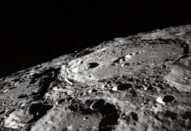 Các nhà khoa học Ấn Độ phát triển thành công quy trình làm gạch xây dựng trên Mặt Trăng - Ảnh 1.