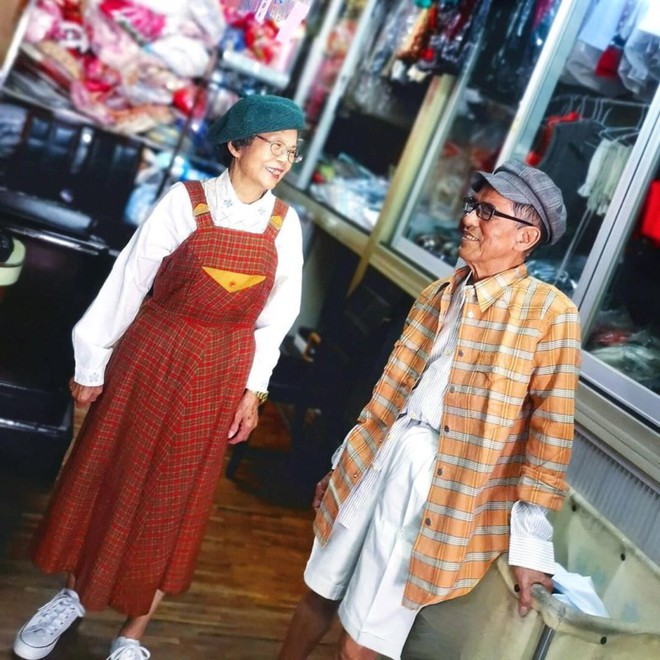 Thời trang không màng tuổi tác: Cặp vợ chồng giá người Hàn Quốc diện những bộ quần áo khách hàng để quên tại cửa hàng giặt là của họ - Ảnh 5.