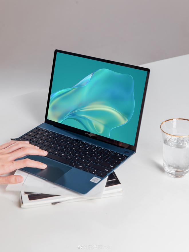 Huawei ra mắt MateBook X cao cấp: Mỏng nhẹ hơn MacBook Air, màn hình cảm ứng 3K, Intel thế hệ 10, giá từ 26.8 triệu - Ảnh 4.