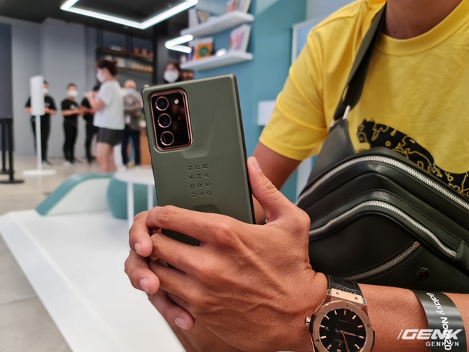Galaxy Note20 chính thức bán ra: Rất nhiều khách hàng chọn bản Ultra 5G, sẵn sàng chờ đón trải nghiệm khi mạng 5G được thương mại hóa thời gian tới - Ảnh 9. Galaxy Note20 chính thức bán ra: Rất nhiều khách hàng chọn bản Ultra 5G, sẵn sàng chờ đón trải nghiệm khi mạng 5G được thương mại hóa thời gian tới - Ảnh 9.