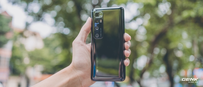 Trên tay Xiaomi Mi 10 Ultra: Camera zoom 120X, sạc 120W nhanh nhất thế giới, giá gần 20 triệu đồng - Ảnh 4. Trên tay Xiaomi Mi 10 Ultra: Camera zoom 120X, sạc 120W nhanh nhất thế giới, giá gần 20 triệu đồng - Ảnh 4.