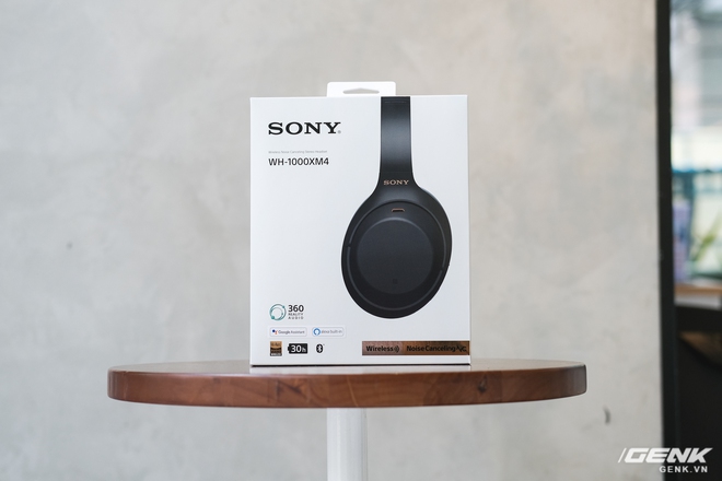 Trên tay tai nghe Sony WH-1000XM4: Ngoại hình không thay đổi, kết nối 1 lúc 2 thiết bị, nâng cấp chống ồn, giá 8,49 triệu đồng - Ảnh 1.