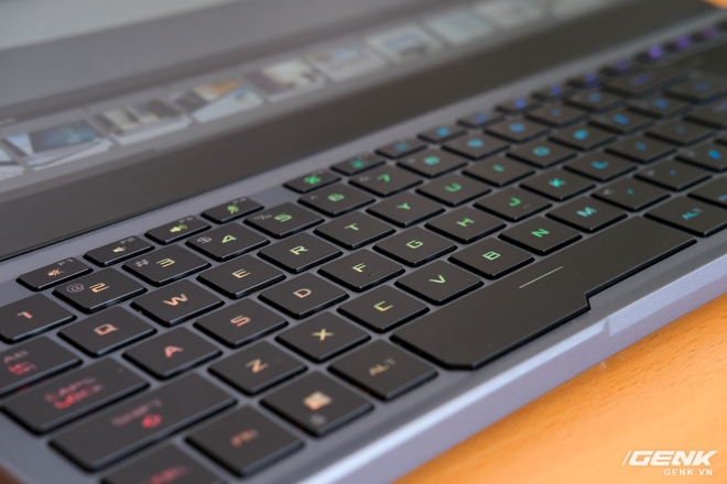 Cận cảnh laptop hai màn hình ROG Zephyrus Duo 15: Không gian hiển thị 2 x 4K đã mắt, cấu hình khủng long, chơi game đã hơn, giá cũng hoảng hơn - Ảnh 6. Cận cảnh laptop hai màn hình ROG Zephyrus Duo 15: Không gian hiển thị 2 x 4K đã mắt, cấu hình khủng long, chơi game đã hơn, giá cũng hoảng hơn - Ảnh 6.