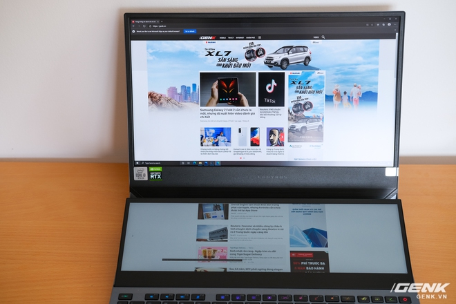 Cận cảnh laptop hai màn hình ROG Zephyrus Duo 15: Không gian hiển thị 2 x 4K đã mắt, cấu hình khủng long, chơi game đã hơn, giá cũng hoảng hơn - Ảnh 10. Cận cảnh laptop hai màn hình ROG Zephyrus Duo 15: Không gian hiển thị 2 x 4K đã mắt, cấu hình khủng long, chơi game đã hơn, giá cũng hoảng hơn - Ảnh 10.