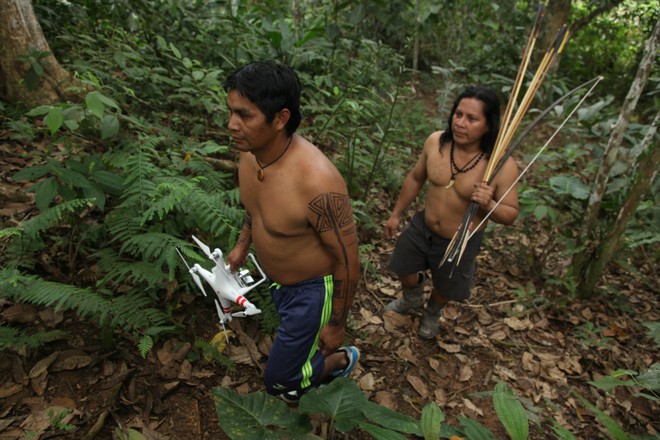 Thổ dân vùng Amazon đang bảo vệ cánh rừng và loài báo bằng ... drone - Ảnh 2. Thổ dân vùng Amazon đang bảo vệ cánh rừng và loài báo bằng ... drone - Ảnh 2.