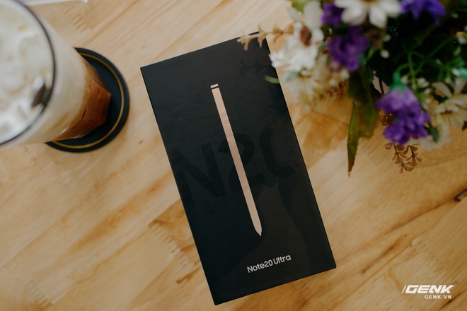 Mở hộp Galaxy Note20 Ultra chính hãng giá 30 triệu đồng - Ảnh 1. Mở hộp Galaxy Note20 Ultra chính hãng giá 30 triệu đồng - Ảnh 1.