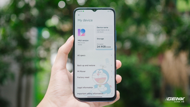 Giống với phiên bản tiêu chuẩn, Mi 10 Youth Doraemon được trang bị con chip Snapdragon 765G, RAM 8GB và bộ nhớ lưu trữ 256GB. Viên pin đi kèm có dung lượng 4160mAh, hỗ trợ sạc nhanh 20W