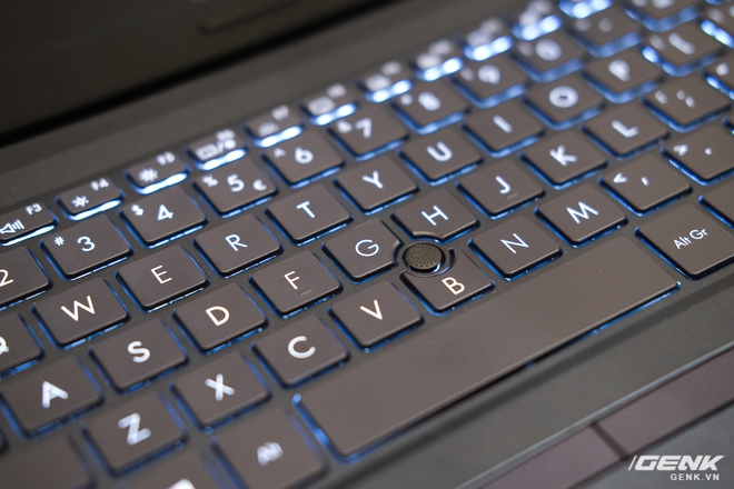 Cận cảnh ASUS ExpertBook P2: Bản laptop doanh nhân giá mềm của B9, chạy Core i thế hệ 10, độ bền chuẩn quân đội, pin 13 tiếng - Ảnh 7. Cận cảnh ASUS ExpertBook P2: Bản laptop doanh nhân giá mềm của B9, chạy Core i thế hệ 10, độ bền chuẩn quân đội, pin 13 tiếng - Ảnh 7.