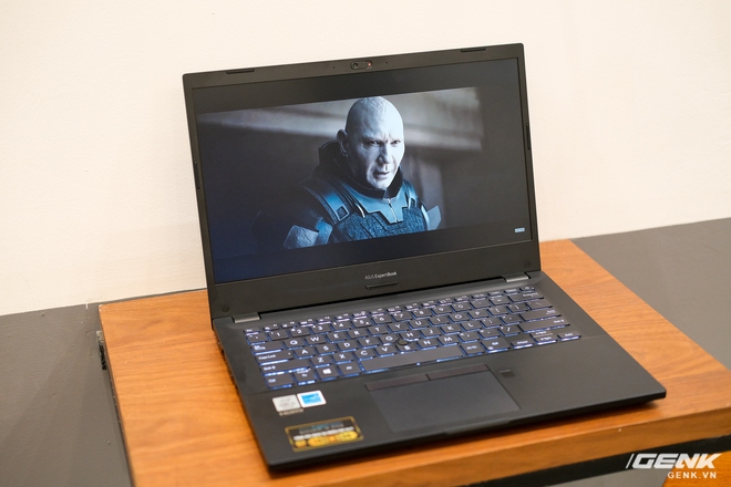 Cận cảnh ASUS ExpertBook P2: Bản laptop doanh nhân giá mềm của B9, chạy Core i thế hệ 10, độ bền chuẩn quân đội, pin 13 tiếng - Ảnh 13. Cận cảnh ASUS ExpertBook P2: Bản laptop doanh nhân giá mềm của B9, chạy Core i thế hệ 10, độ bền chuẩn quân đội, pin 13 tiếng - Ảnh 13.
