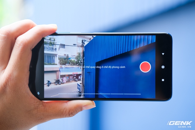 Cận cảnh POCO X3 NFC tại Việt Nam: Chạy Snapdragon 732G mới nhất, màn 120Hz, cụm camera hơi thô, bù lại có tính năng quay vlog rất đáng dùng - Ảnh 13. Cận cảnh POCO X3 NFC tại Việt Nam: Chạy Snapdragon 732G mới nhất, màn 120Hz, cụm camera hơi thô, bù lại có tính năng quay vlog rất đáng dùng - Ảnh 13.