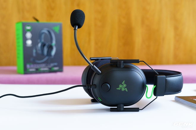 Mở hộp và trải nghiệm nhanh bộ đôi tai nghe Razer BlackShark V2 series: Có cả soundcard đi kèm, driver TriForce Titanium 50mm, dáng vẻ hơi đô con nên không tiện mang đi muôn nơi - Ảnh 5.