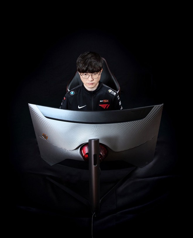 Samsung ra mắt màn hình gaming dành cho fan của Faker, giá từ 17 triệu đồng - Ảnh 1. Samsung ra mắt màn hình gaming dành cho fan của Faker, giá từ 17 triệu đồng - Ảnh 1.