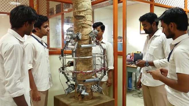Các nhà khoa học Ấn Độ phát triển thành công robot hái dừa, năng suất thu hoạch cao hơn cả con người - Ảnh 1.