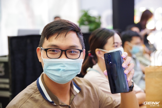 Hôm nay OPPO Reno 5 chính thức mở bán: Lập mức kỉ lục mới với 42.000 đơn cọc, cứ mỗi phút có 3 khách quyết định xuống tiền - Ảnh 5. Hôm nay OPPO Reno 5 chính thức mở bán: Lập mức kỉ lục mới với 42.000 đơn cọc, cứ mỗi phút có 3 khách quyết định xuống tiền - Ảnh 5.